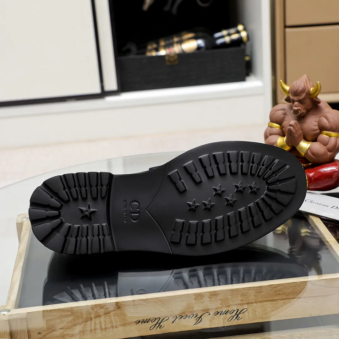 Men's shoes 💰520🕷️🕷️[Dior] Dior's new casual men's shoes are launched in Hong Kong counters. Official website 1:1 production. Italian woven cowhide + water-dyed 🐂 leather lining. Designed by European and American masters. Perfect shape to create counter quality, solid color rubber wear-resistant outsole and classic dazzling toe! Super versatile and very comfortable. High-end without losing taste, fashionable and novel! ! Absolute focus! 8 colors available! Code number 38-45……